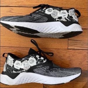 New. Nike fly knit sneaker